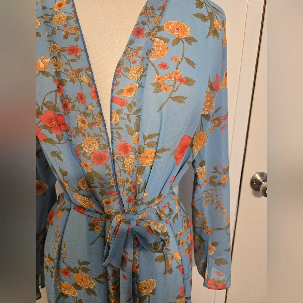 Josie:Floral Blue Robe. 40 - Picture 2 of 4